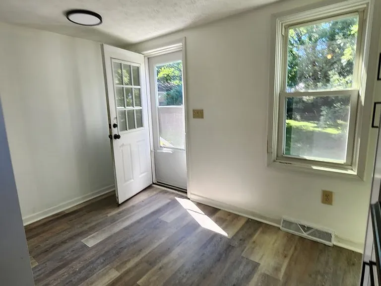 16 Palmetto Ave — Photo 3