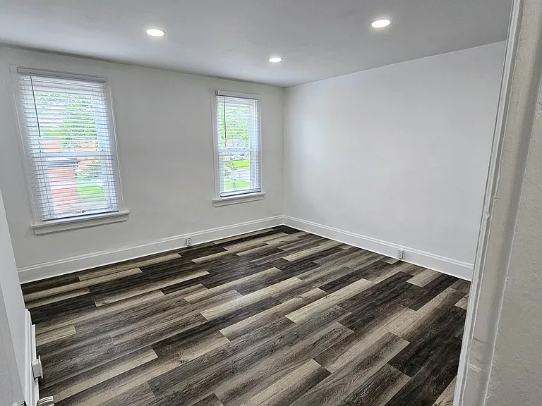 1421 Gault St — Photo 15
