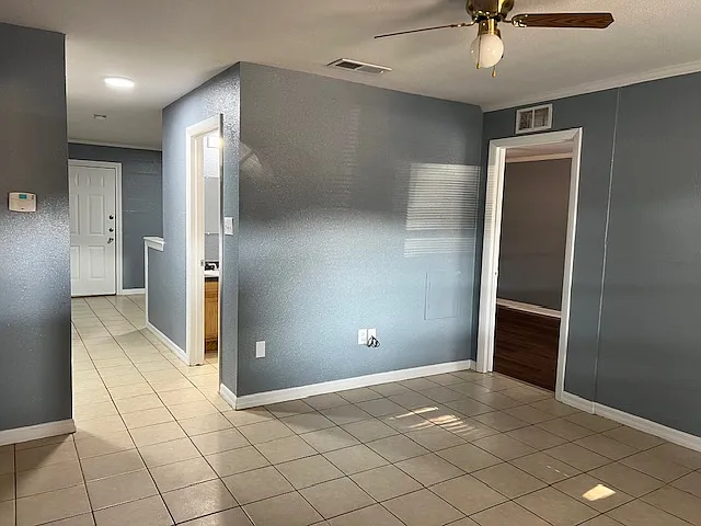 Country Place Apartments — Photo 24