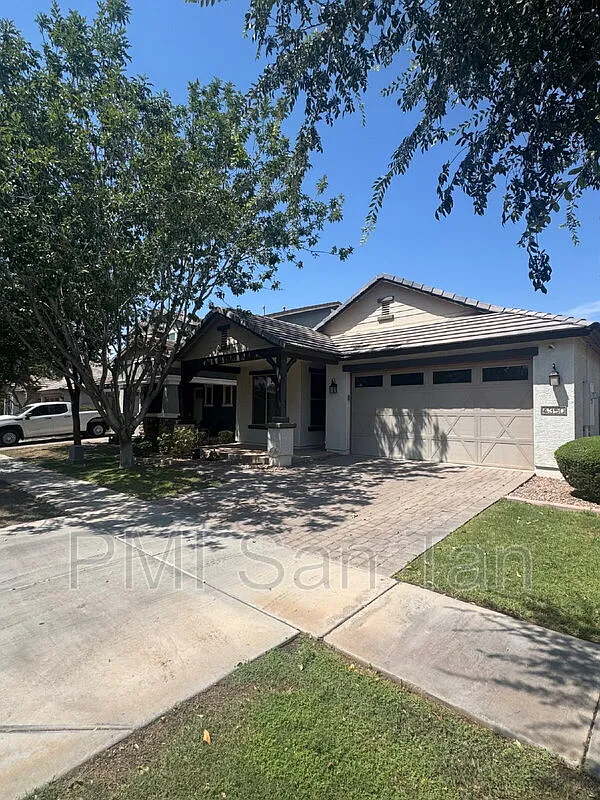3 bed, 2.0 bath, 1773 sqft, $2,595 — Photo 2