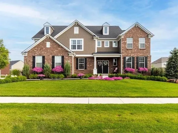 1127 Longspur Blvd, Lake Orion, MI 48360
