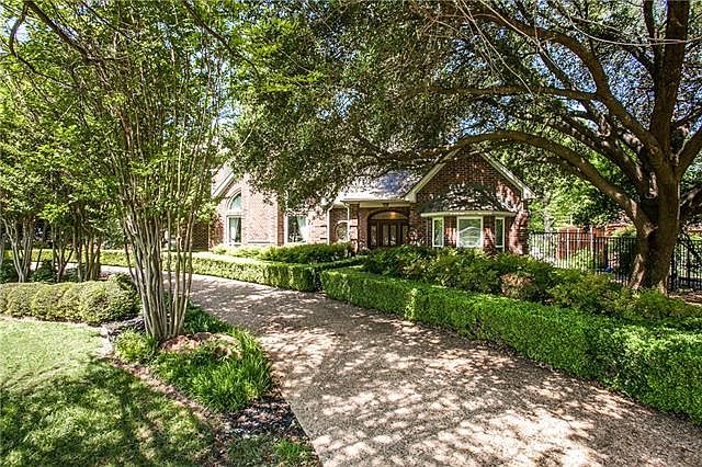 1st image of 561 Ashwood Ln