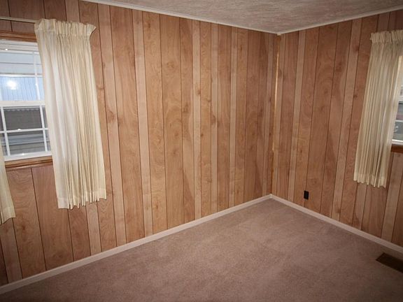 4th image of 3604 S Saint Joseph St