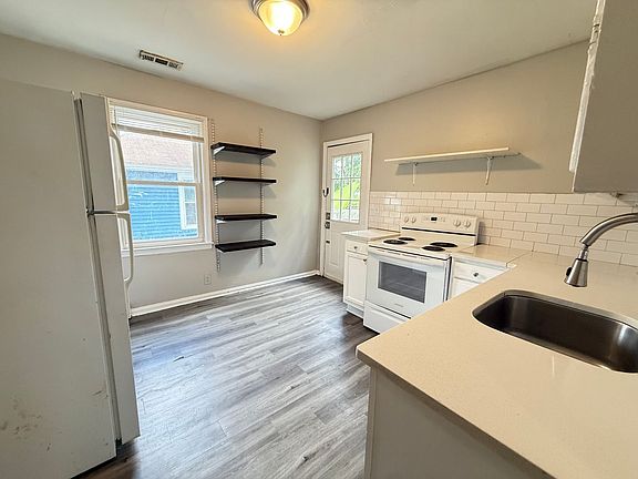 5th image of 314 Oriel Ave
