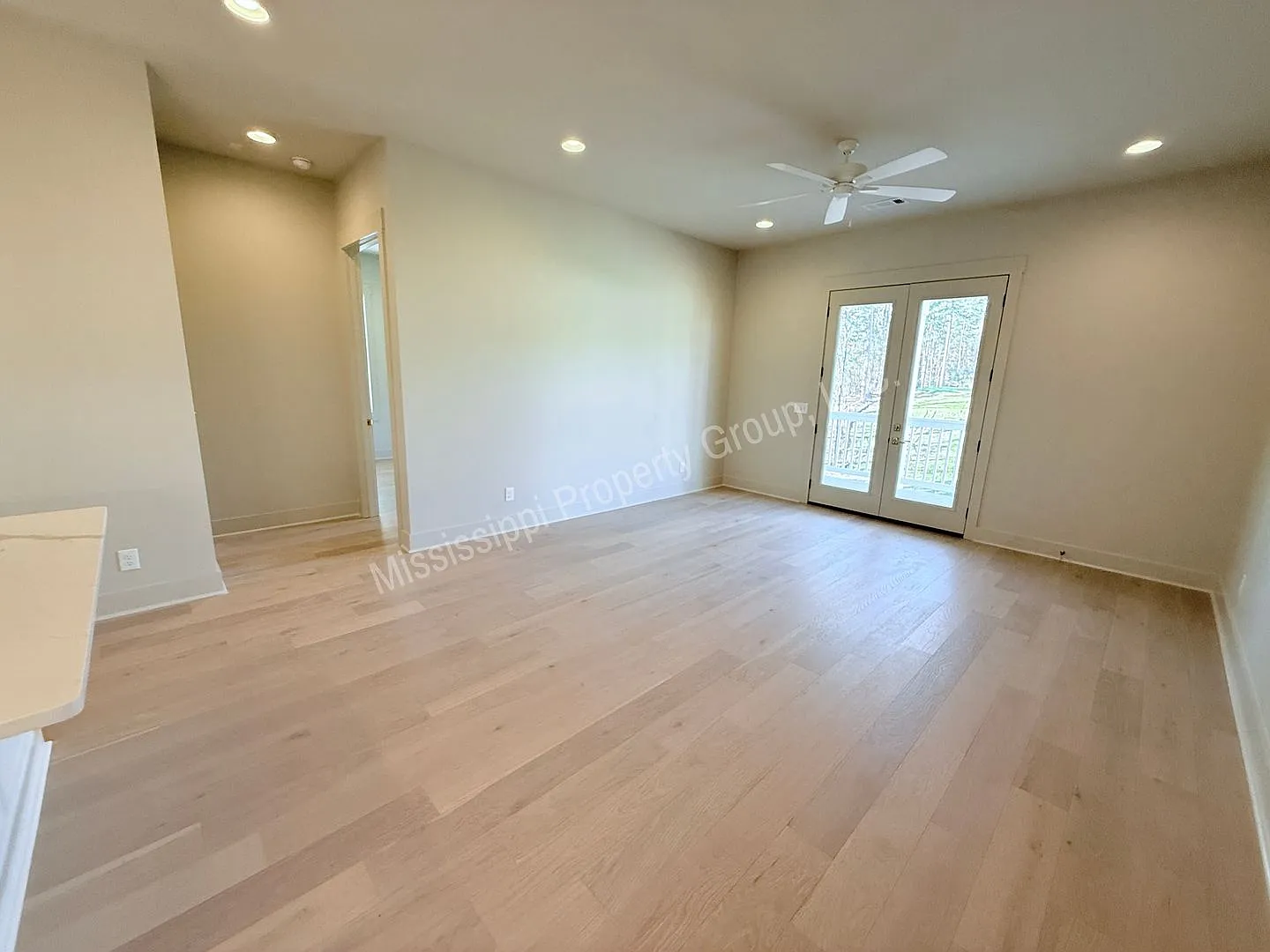 3BD/3BA For Rent at The Southern — Photo 3
