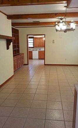 5th image of 3011 Banks St