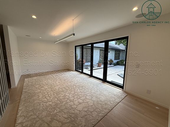 4th image of 8072 Lake Pl