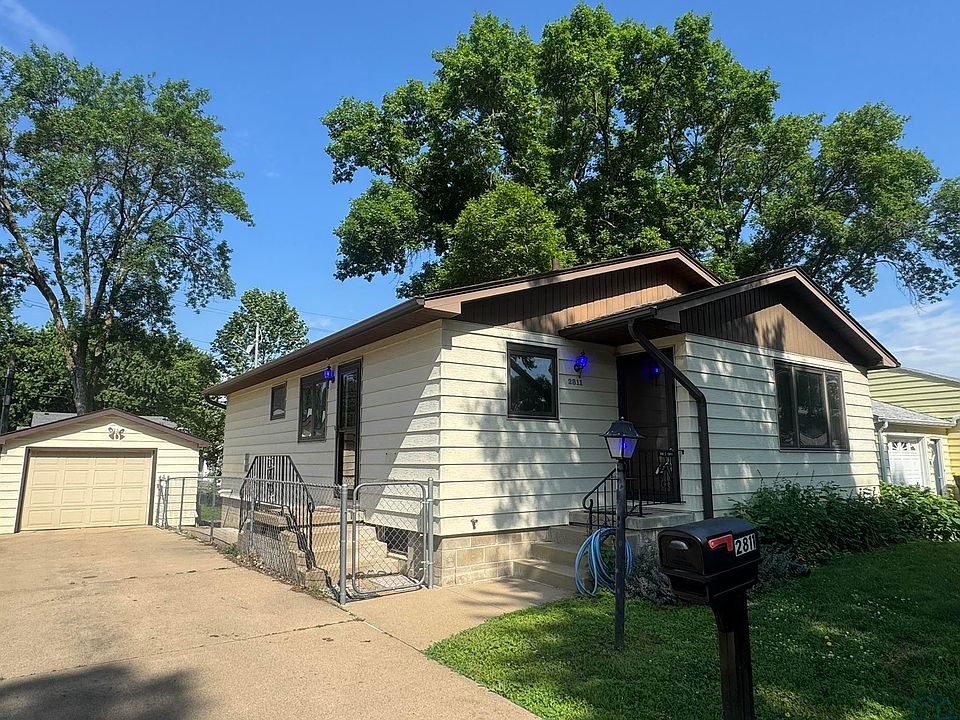 1st image of 2811 S Coral St