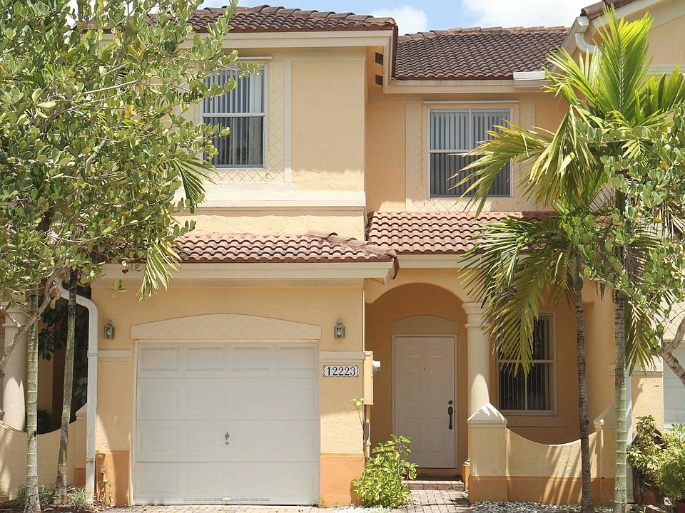 2 Story Townhouse