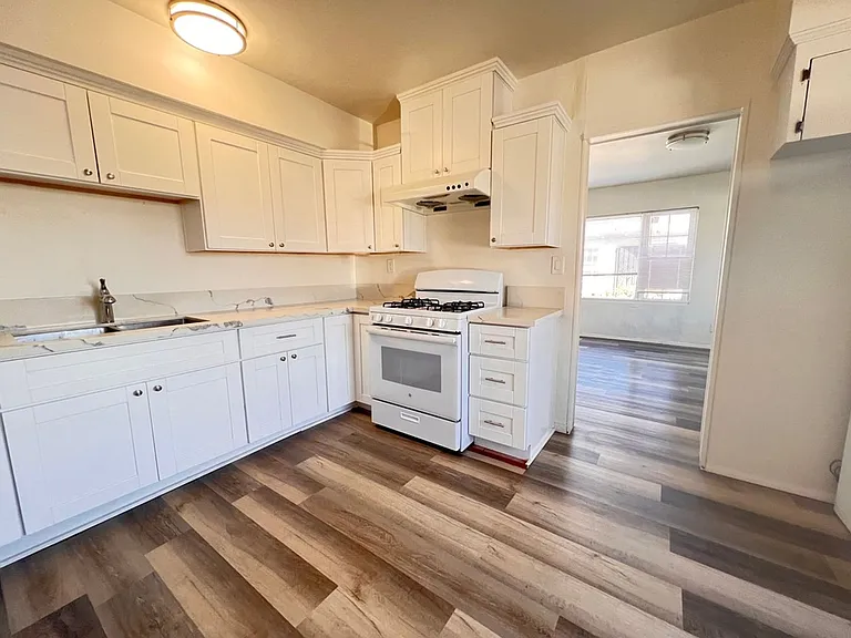 510 S Johnson Ave — Photo 5