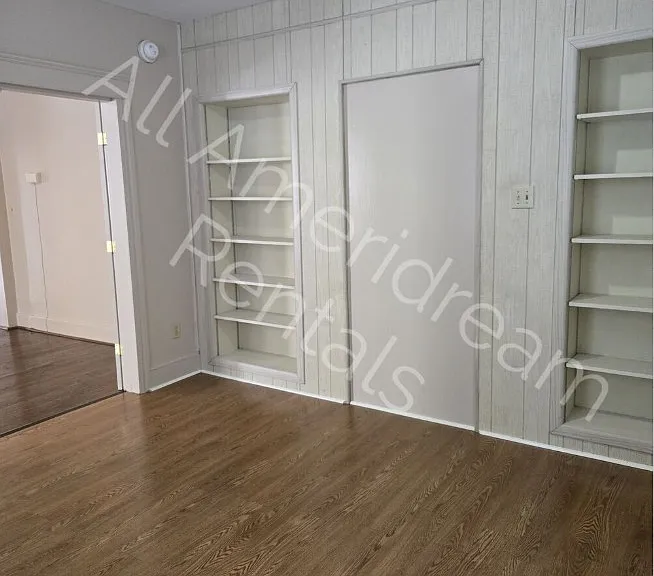 930 Carlisle St — Photo 7