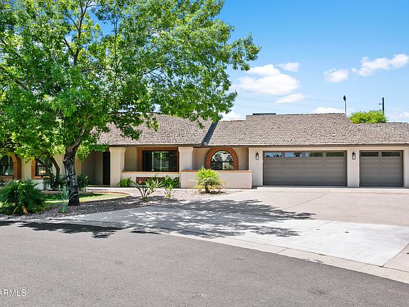 3rd image of 226 W RANCH Road