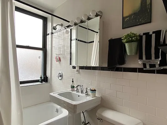 Rented by REAL New York | media 5