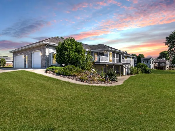 906 Bedford Dr, Janesville, WI 53546