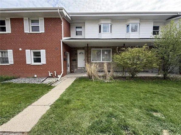 284 Westcourt Pl, Waterloo, ON N2L 2R7
