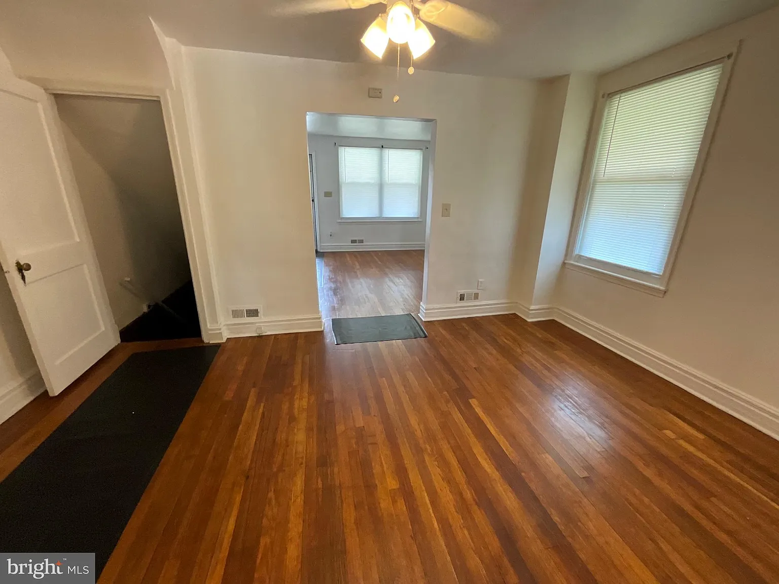 2 bed, 1.0 bath, 1728 sqft, $1,250 — Photo 3
