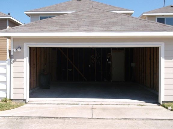 3rd image of 11836 Jelicoe Dr