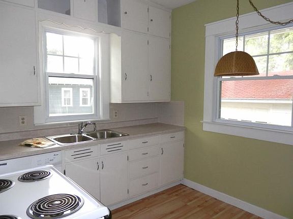 Electric range & & dishwasher