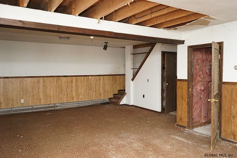 5th image of 41 LAUSANNE Street
