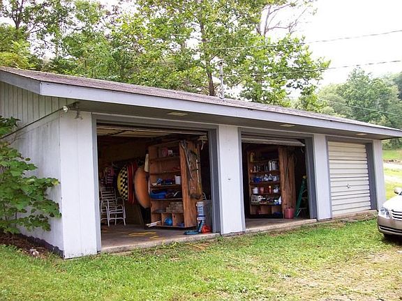 3-Car Detached Garage