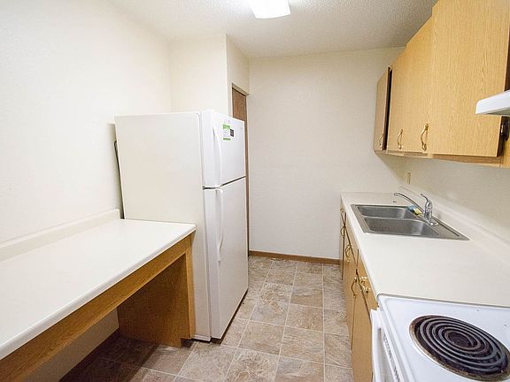 3rd image of 301 Mill St N #105