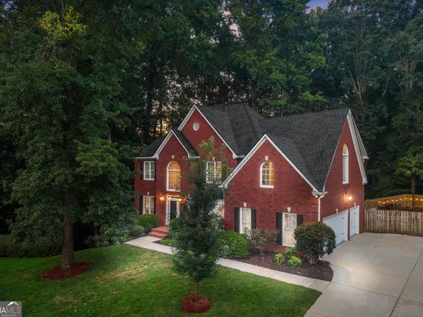 192 Brook Ln, Roswell, GA 30075