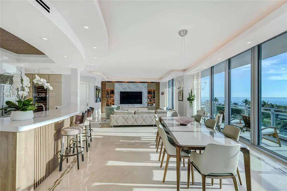 Building Photo - 10295 Collins Ave #301