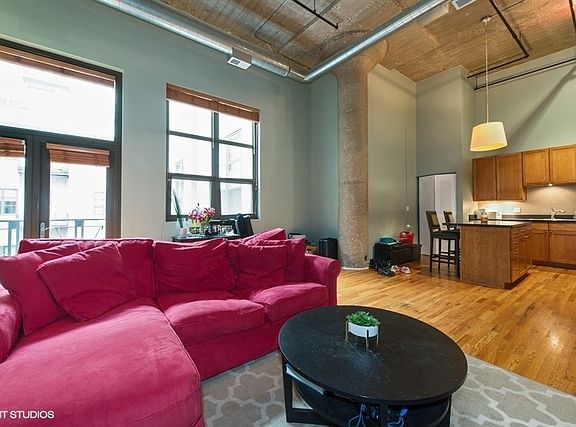 4th image of 758 N Larrabee St APT 428