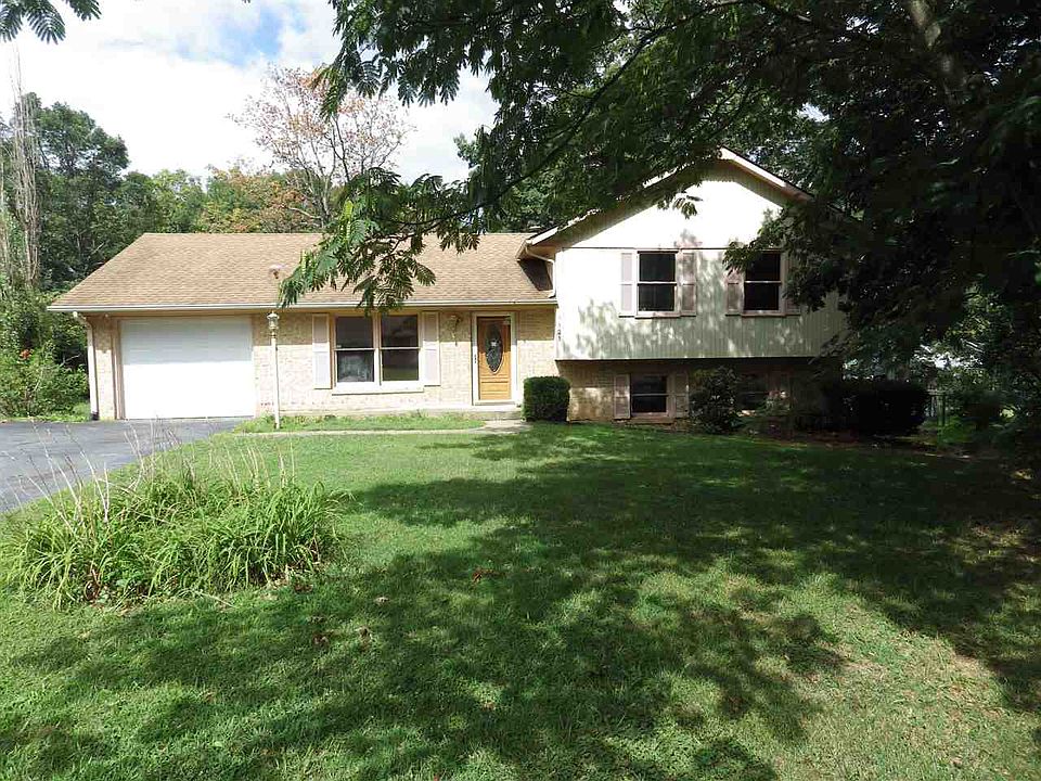 1st image of 121 Forest Dr