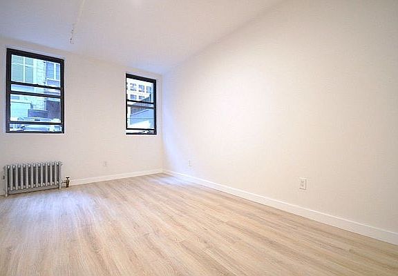 5th image of 243 W 54th St #1DF