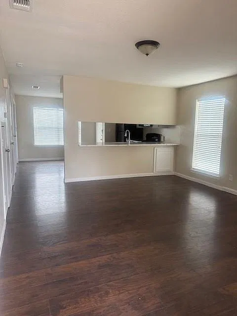 2 bed, 1.5 bath, 1107 sqft, $1,200 — Photo 2