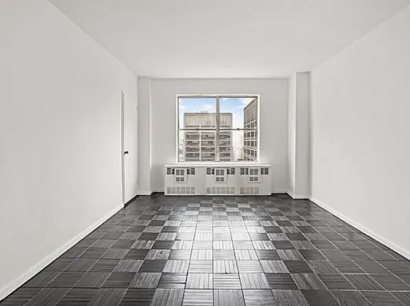 167 East 67th Street image 14 of 33