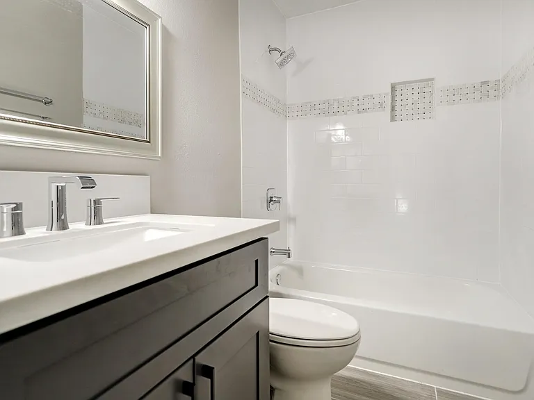 4411 Oak Shadows Dr — Photo 12