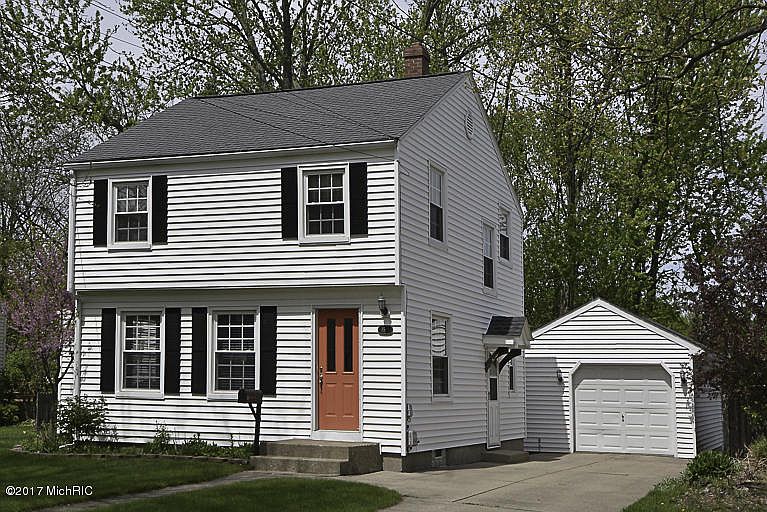 1st image of 1521 Roseland Ave