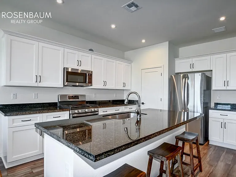 5786 E Richmond Rd — Photo 3