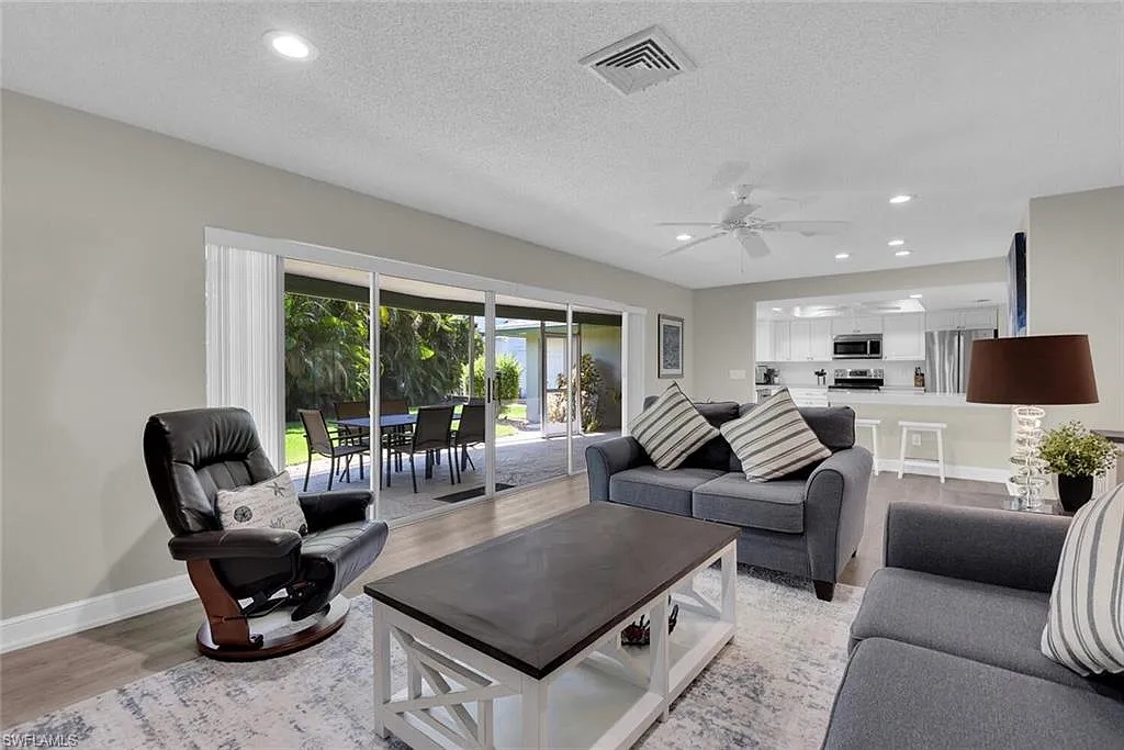 3 bed, 2.0 bath, 2097 sqft, $24,000 — Photo 4