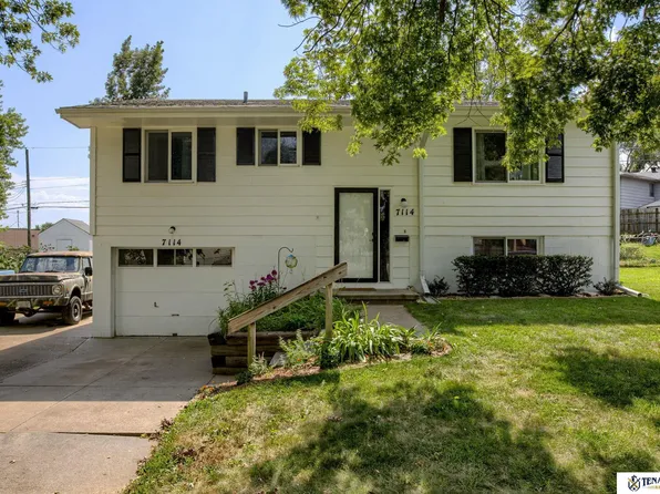 7114 S 79th St, La Vista, NE 68128