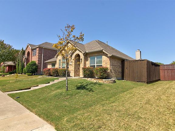 3rd image of 6208 White Pine Dr