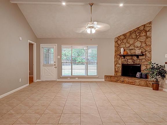 5th image of 10702 Garden Place Dr