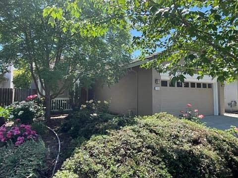 2nd image of 1122 Knopfler Cir