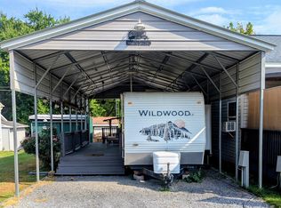 38 Hollow Ldg, Falling Waters, WV 25419