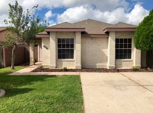11822 Arapahoe Dr, Laredo, TX 78045