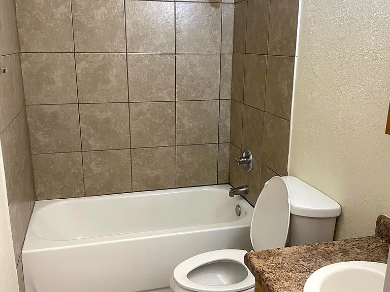 625 Louisiana Blvd SE #A — Photo 4