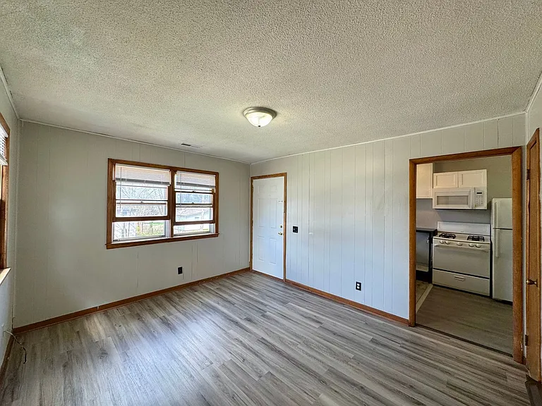 420 Jackson St. — Photo 16