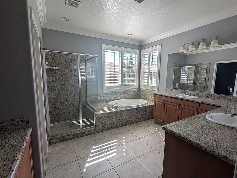 132 S Estados St — Photo 16