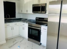 1471 NW 20th St, Fort Lauderdale, FL