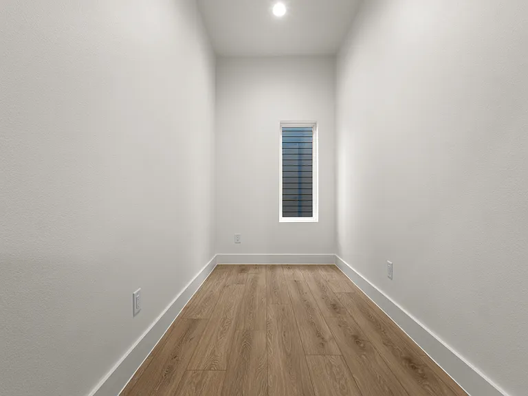 2203 Hondo Ave #202 — Photo 9