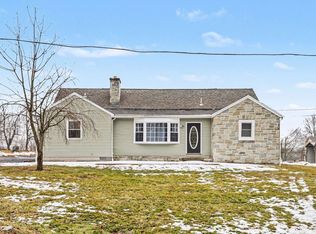 5885 Avis Ln, Harrisburg, PA 17112