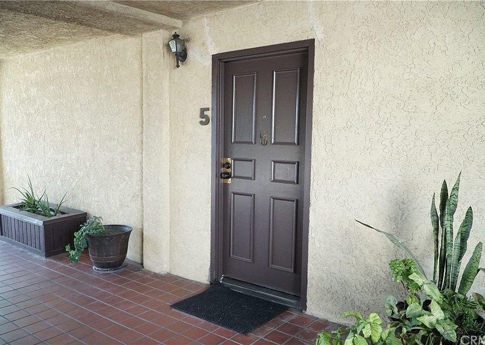 1st image of 112 Avenue 66 #5
