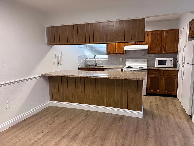 M-107 2811 S.W. Archer Rd. — Photo 4